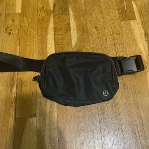 Lululemon Everywhere Belt Bag 1L
